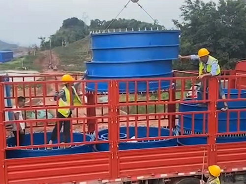 我公司防水套管到貨大連某工地吊裝現(xiàn)場(chǎng)